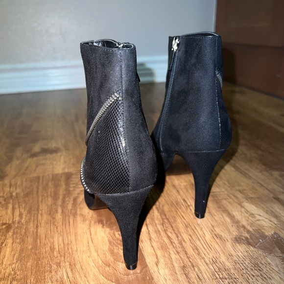 Coach And Four Black Boots 6 Side Zip Heels Zipper Detail Ankle Booties - Picture 7 of 13